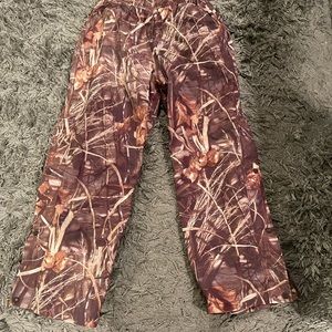 Cabela’s waterproof hunting pants